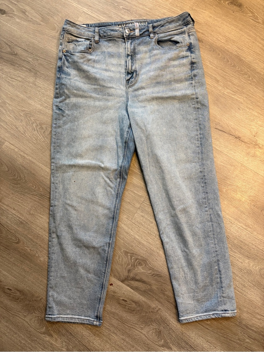 American Eagle Outfitters Light Wash High-Rise Cropped Jeans